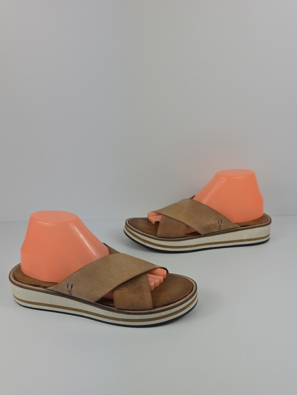 Roan by Bed Stu Shout Brown Leather Slip-on Platform Women's Sandals Size 9 - Picture 2 of 10